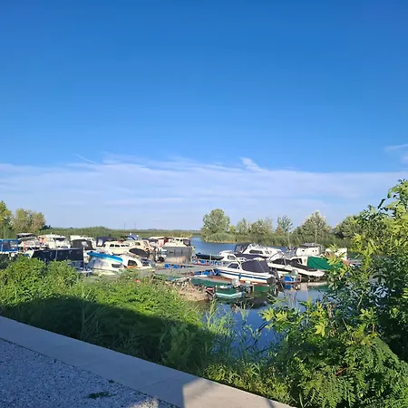 Cuki Apartmanhaz Sarud