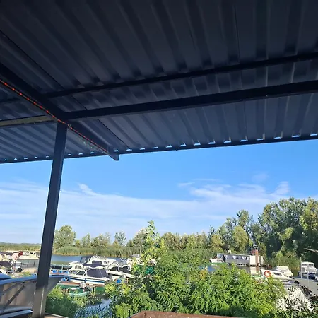 Cuki Apartmanhaz شقة *